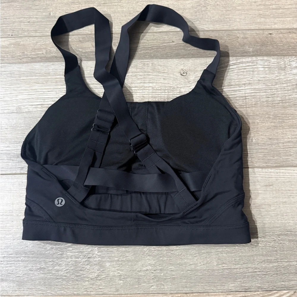 Lululemon sport bra size 6